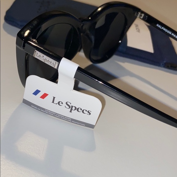 HALFMOON MAGIC | BLACK SUNGLASSES - Picture 5 of 5